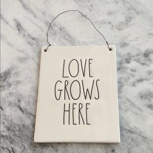 Rae Dunn LOVE GROWS HERE Hanging Sign NWT
